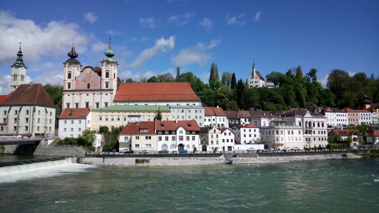 Apartment Ap 1 Im Zentrum Steyr, Bestrooms Eu المظهر الخارجي الصورة